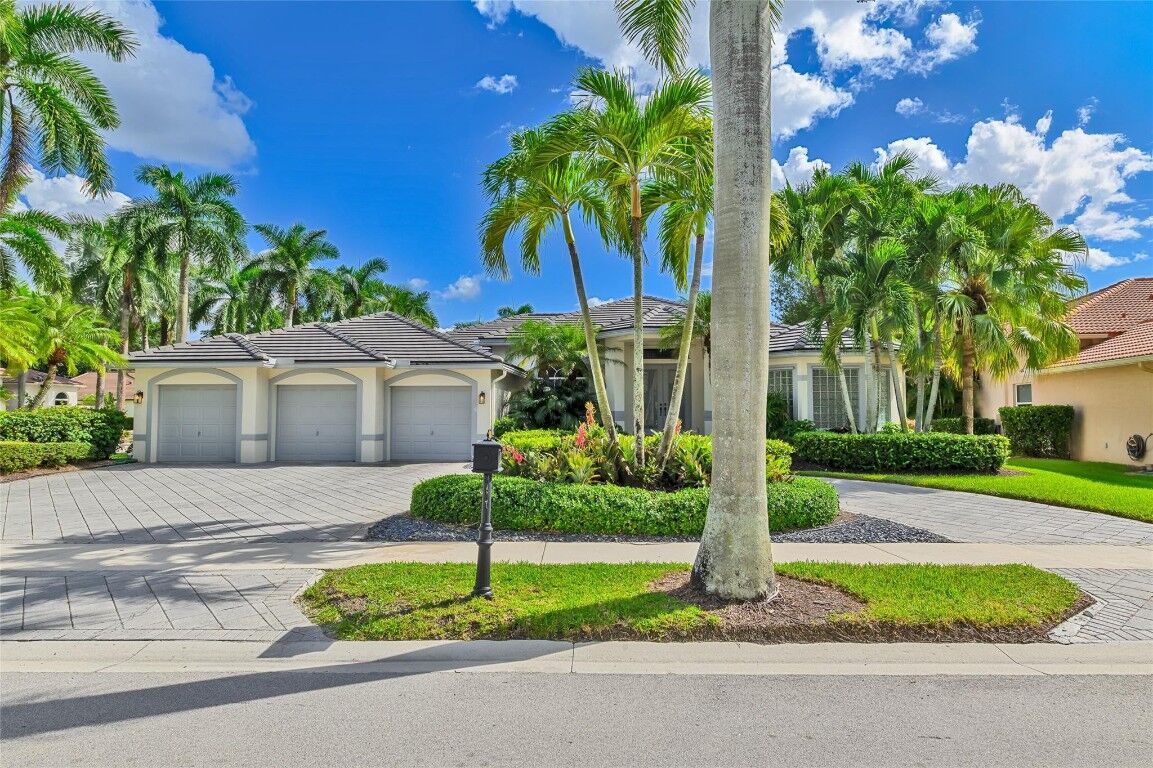 Property Photo:  2511 Eagle Watch Lane  FL 33327 