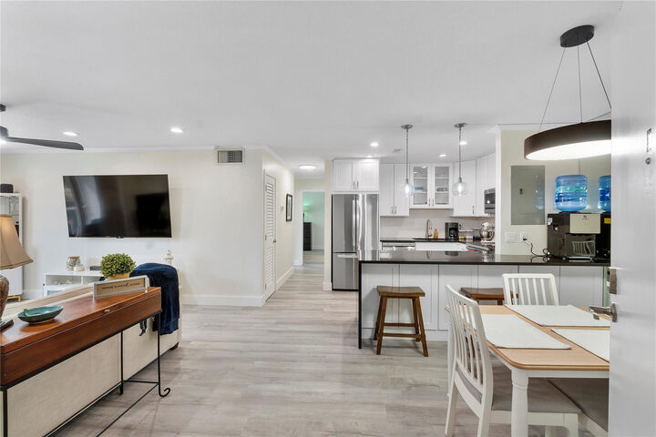 Property Photo: 6205 Bay Club Drive 3 FL 33308