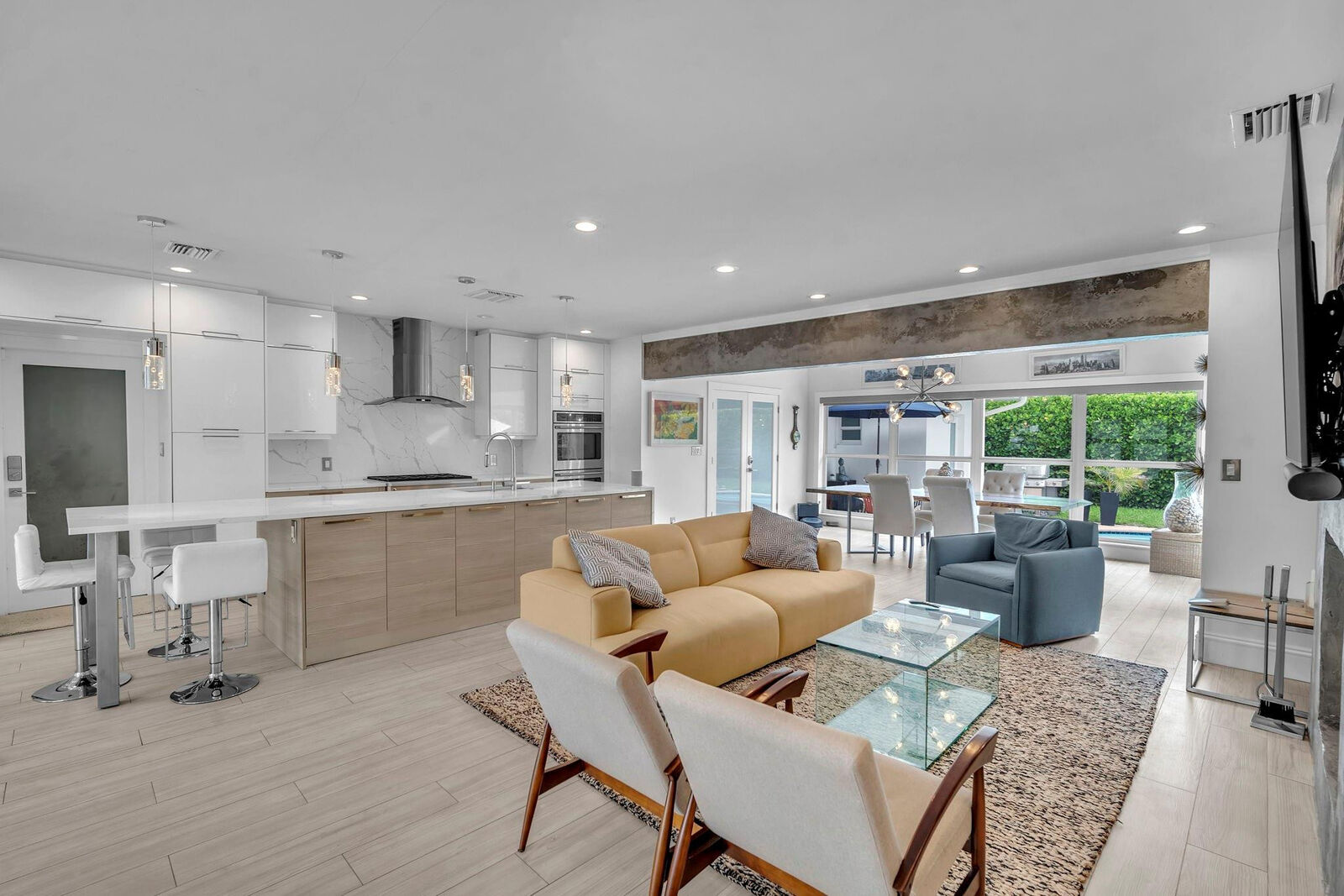 Property Photo:  2212 NE 32nd Avenue  FL 33305 