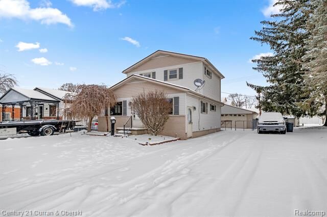 Property Photo: 8054 Robindale Avenue MI 48127