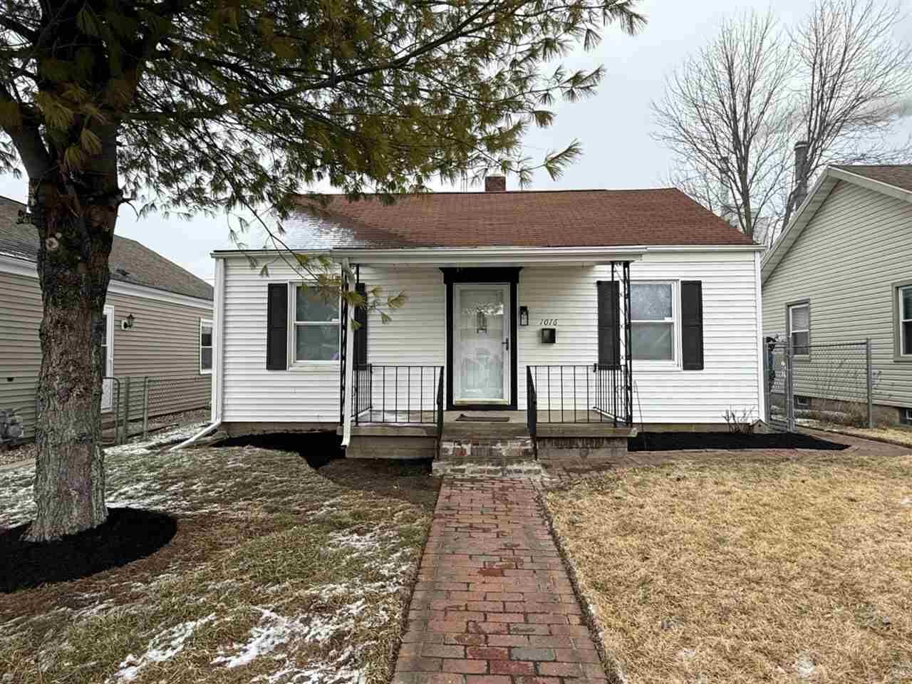 Property Photo: 1016 NW D Street IN 47374