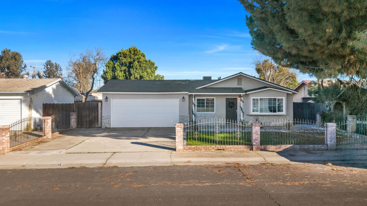 Property Photo: 16012 Julie Lane CA 95330