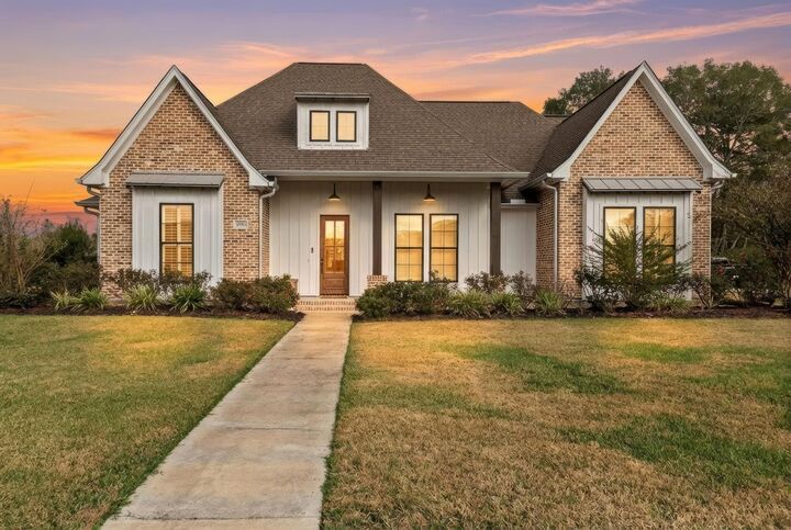 Property Photo:  4904 Woodway  TX 77630 