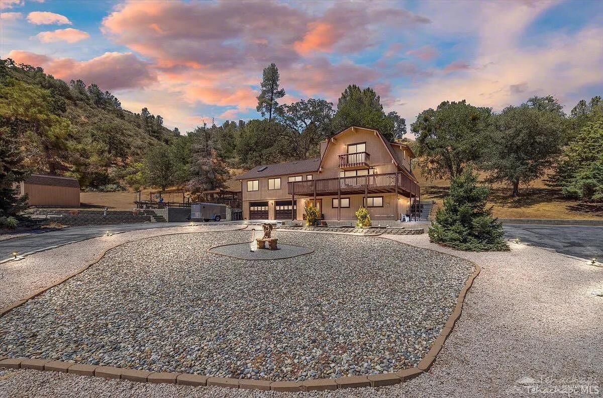 Property Photo:  22601 Sunrise Court  CA 93561 