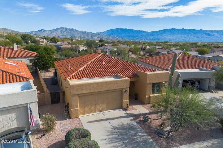 Property Photo:  5158 N Fairway Spring Drive  AZ 85749 