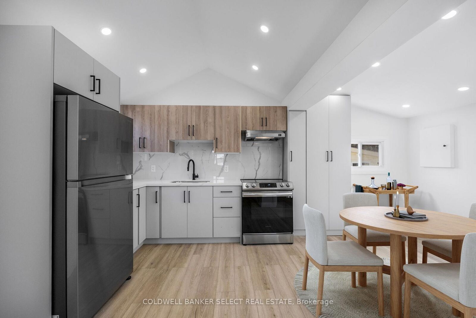 Photo de la propriété: 338 Old Mosley Street Unit 3 ON L9Z 2H6