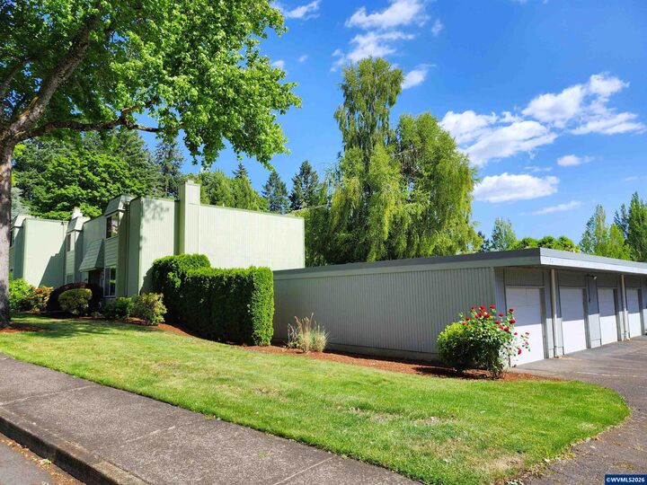 Property Photo:  1050 Cardinal St NW  OR 97304 