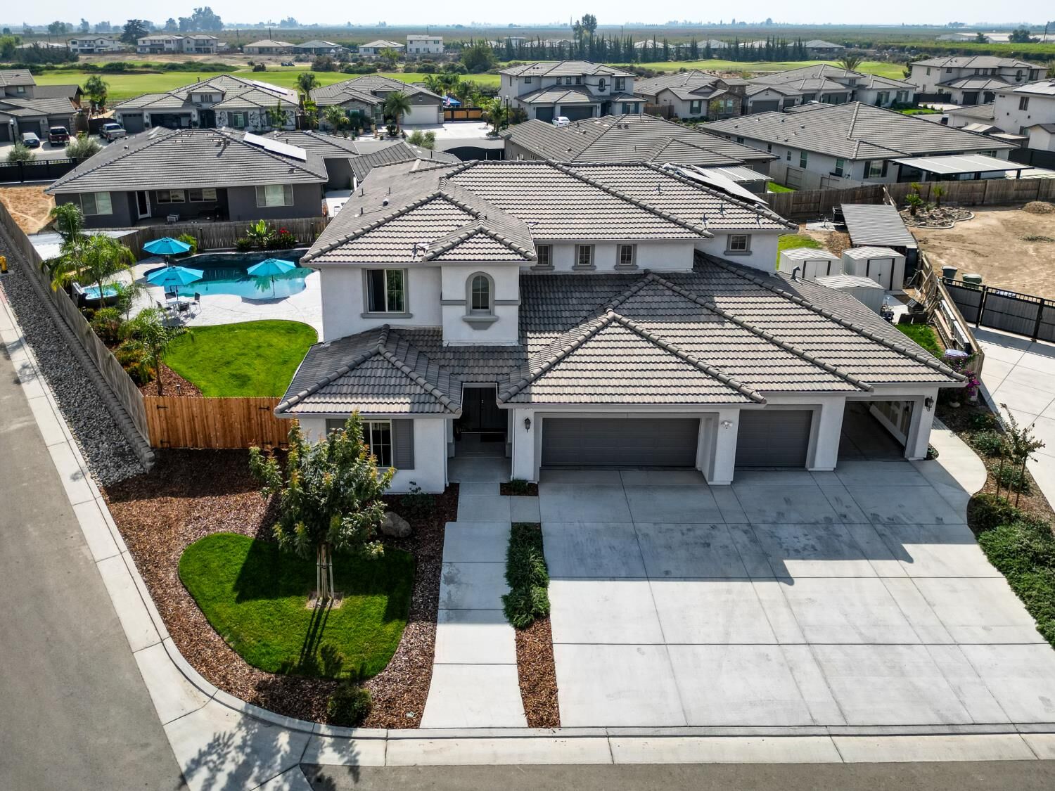 Property Photo:  1267 Gold King Place Circle  CA 93618 