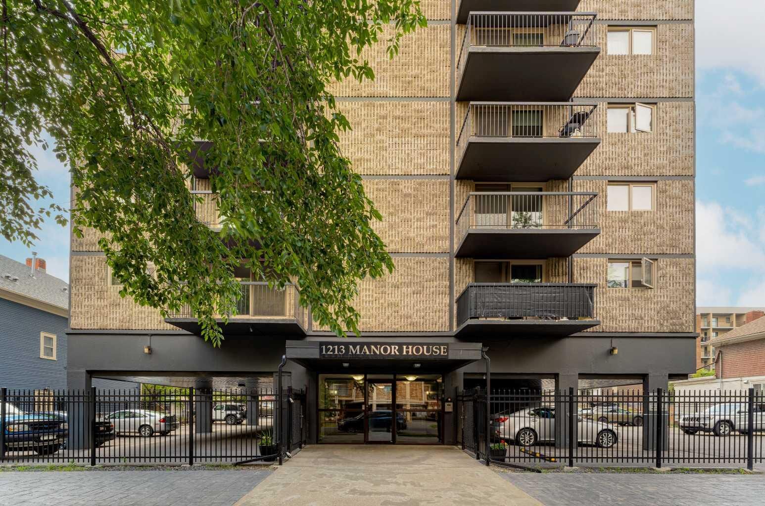 Property Photo: 1213 13 Avenue SW 701 AB T3C 0T2