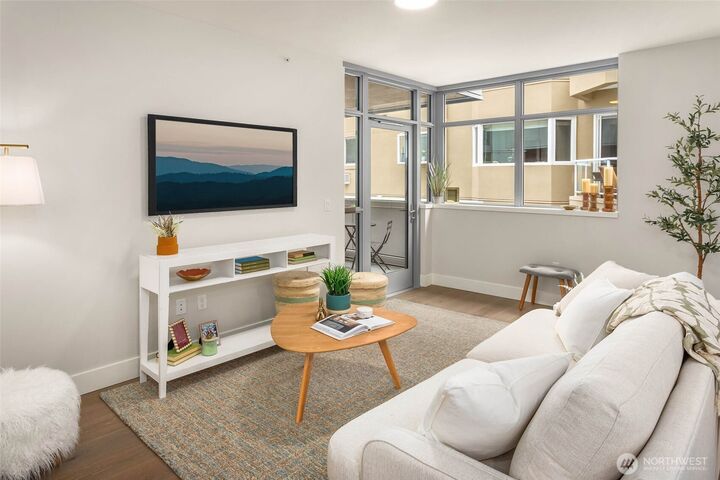 Property Photo:  1250  Alki Avenue SW 3H  WA 98116 