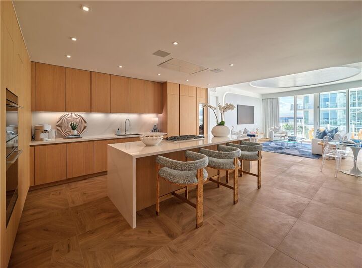 Property Photo: 2241 SE 17 Street 704 FL 33316