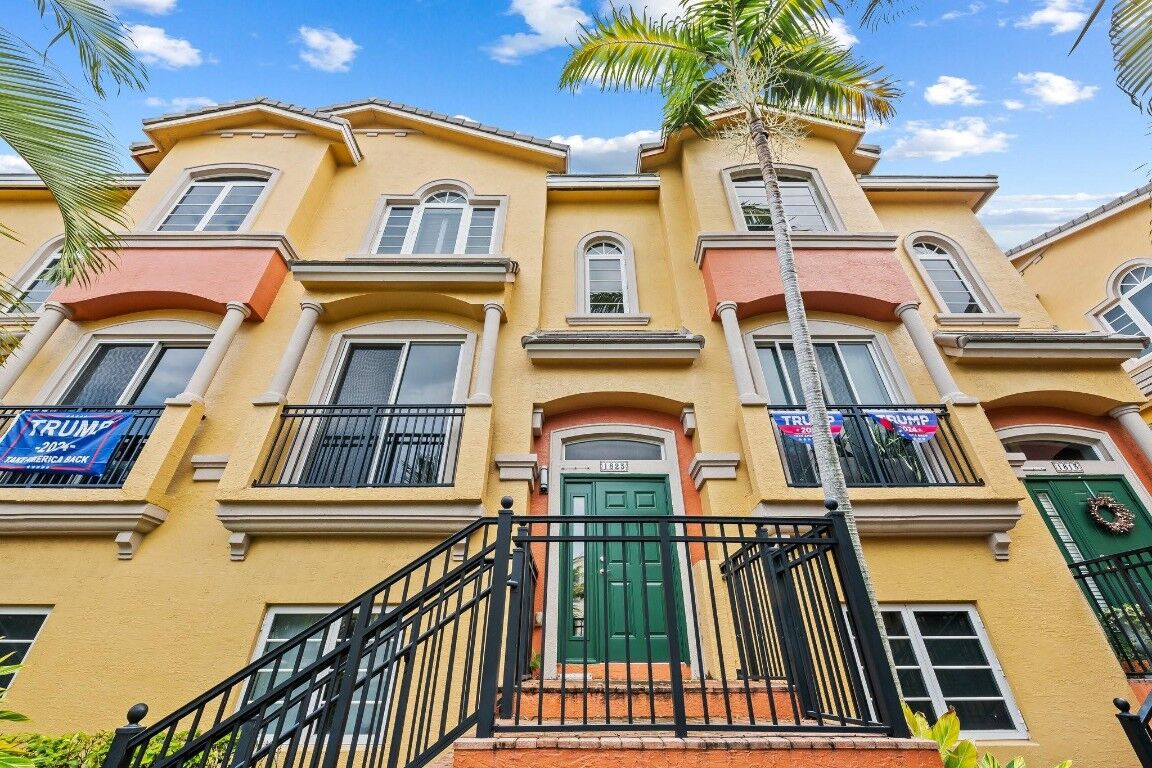 Property Photo: 1823 Coral Heights Lane 605 FL 33308