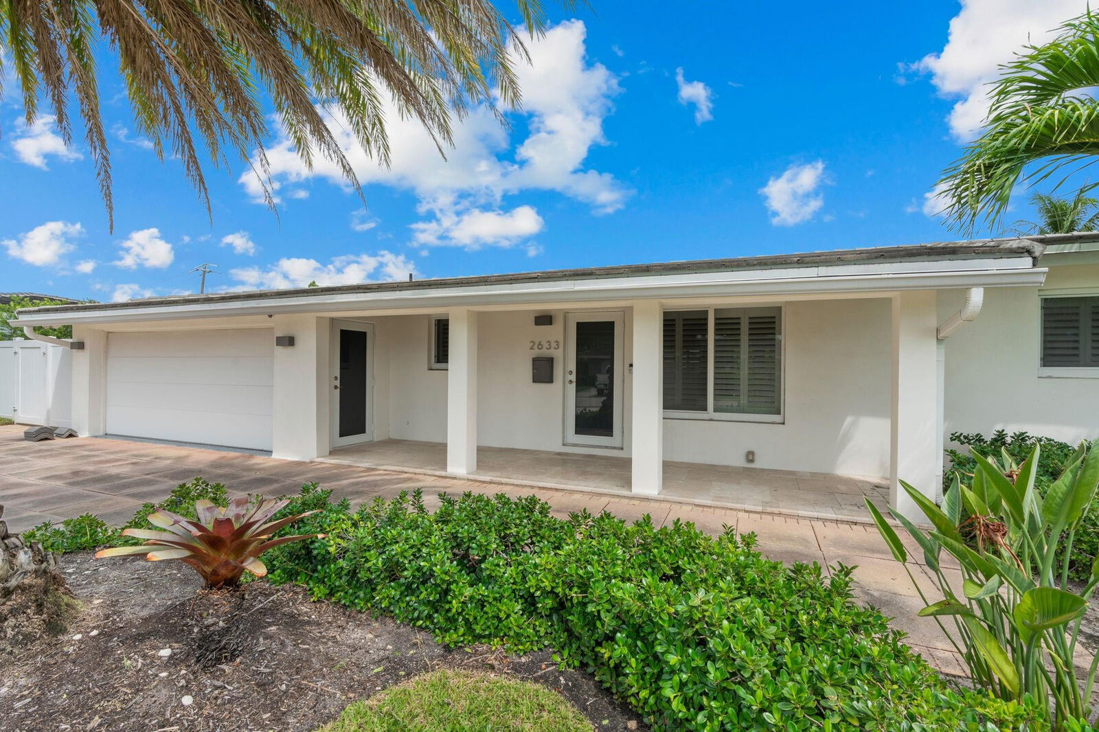 Property Photo: 2633 NE 34th Street FL 33306
