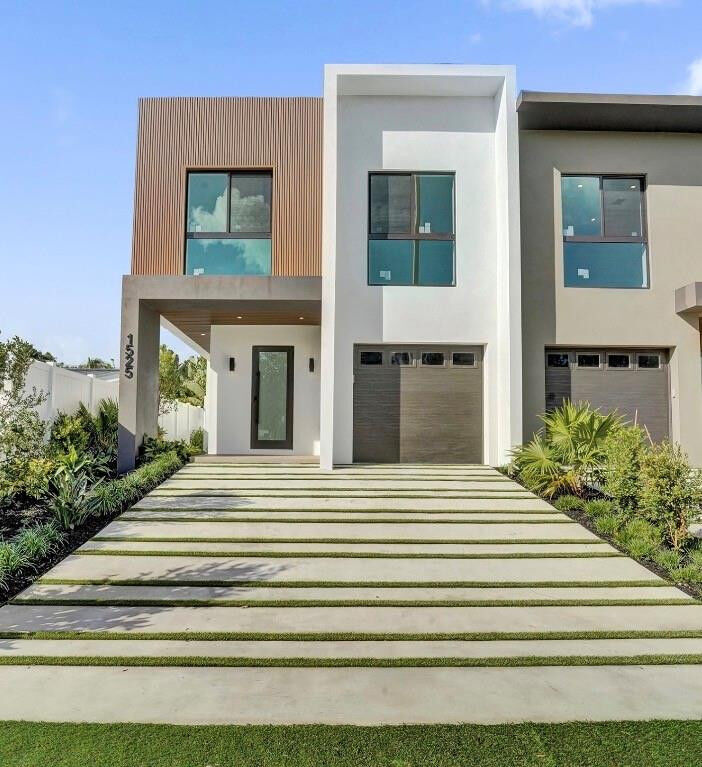 Property Photo: 1525 NE 15th Avenue FL 33304