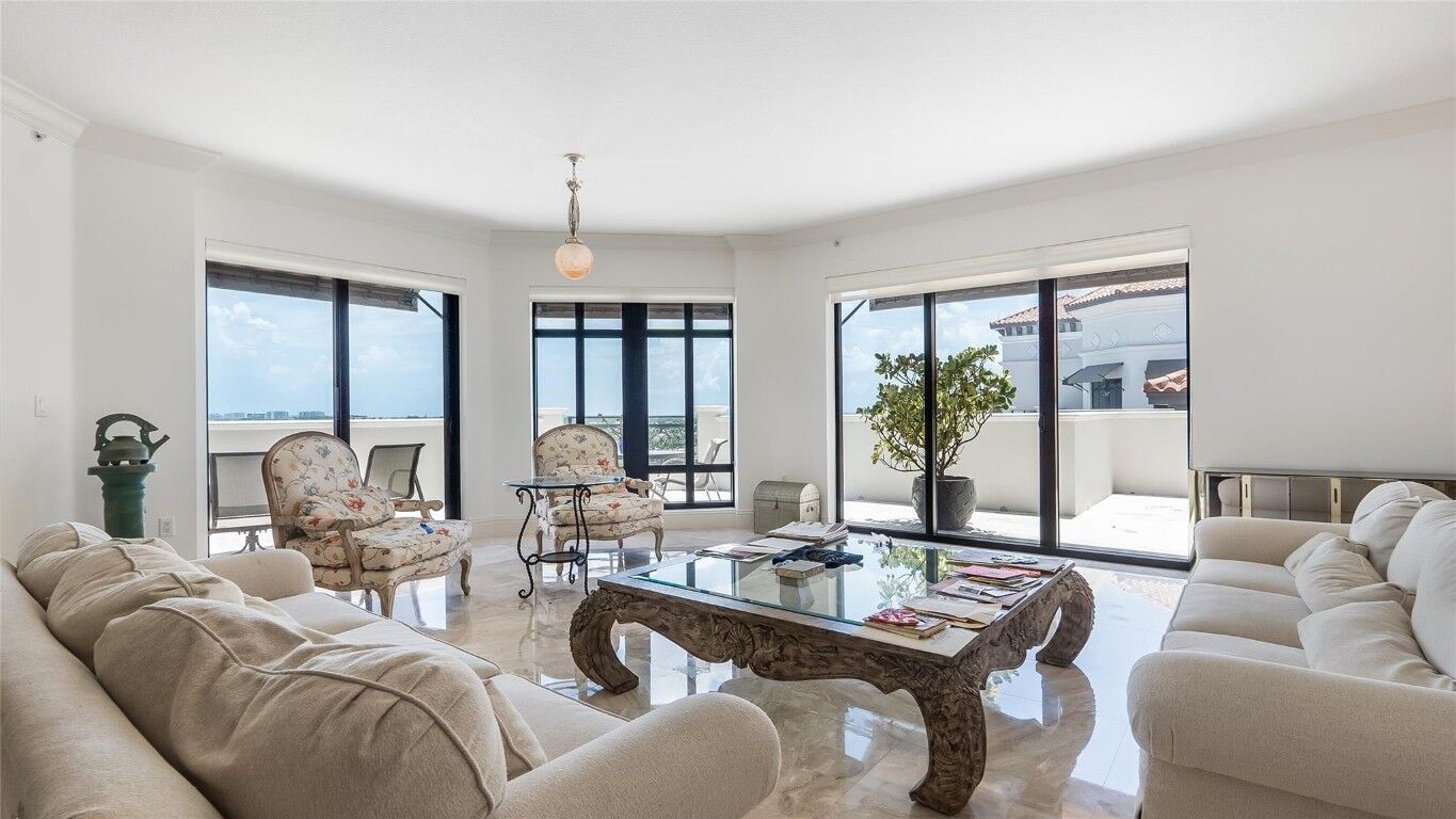 Property Photo:  200 E Palmetto Park Road Ph5  FL 33432 