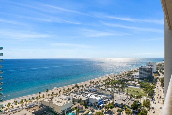 Property Photo: 100 S Birch Road 2702 FL 33316