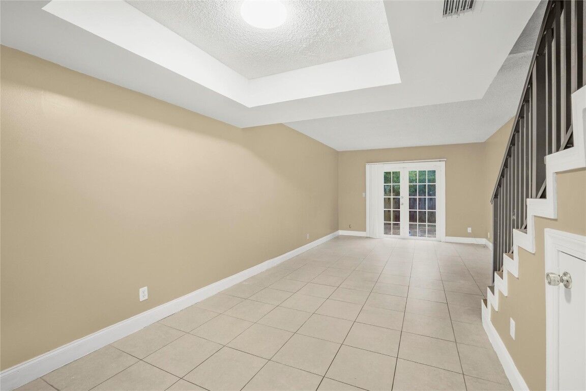 Property Photo:  6111 SW 42nd Court  FL 33314 