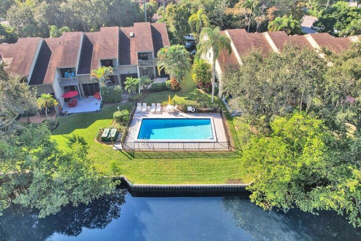 Property Photo: 81 NE 17th Court FL 33305