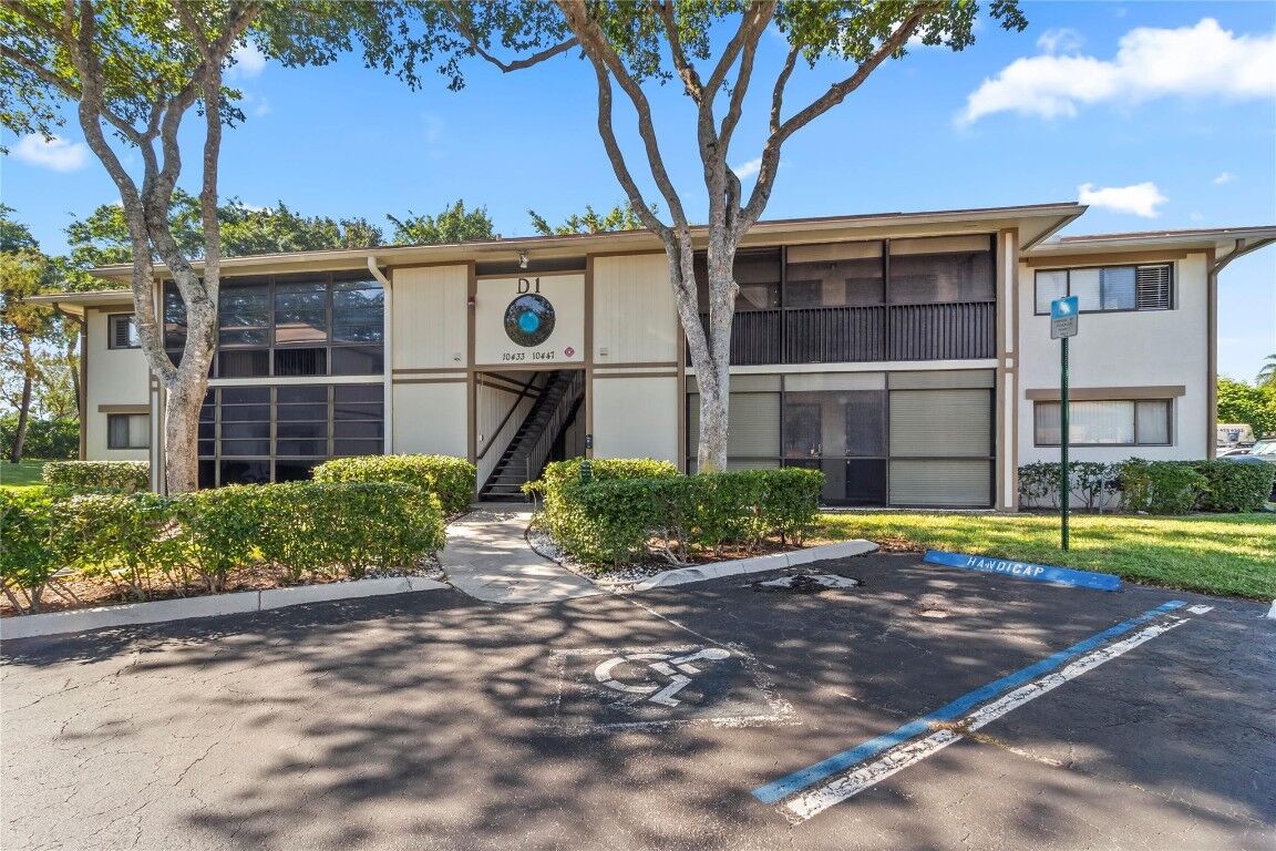 Property Photo:  10441 Clairmont Circle 103  FL 33321 