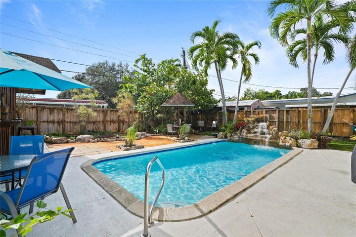 Property Photo:  3370 SW 15th Court  FL 33312 