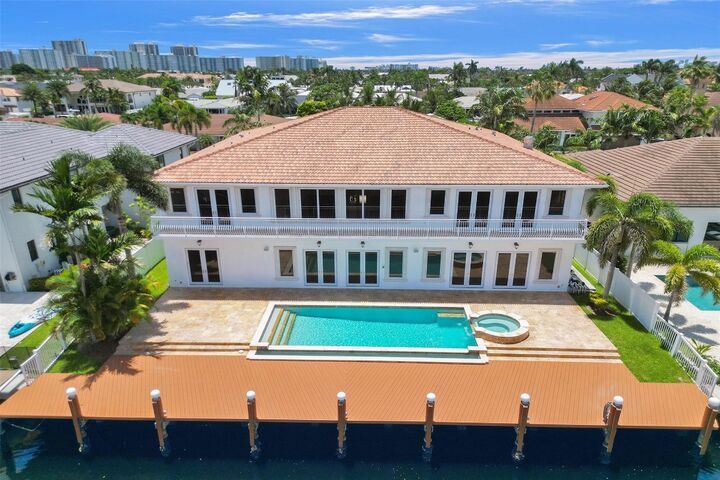 Property Photo: 3061 NE 43rd Street FL 33308