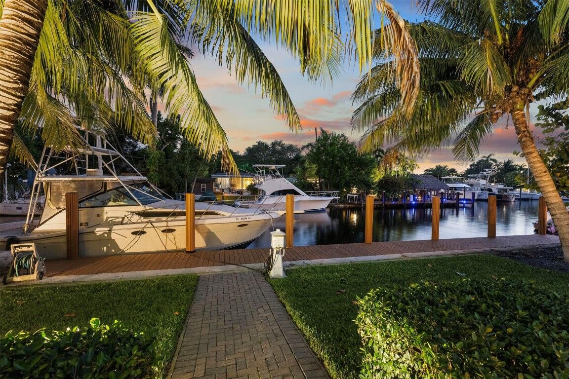 Property Photo:  1304 Orange Isle  FL 33315 