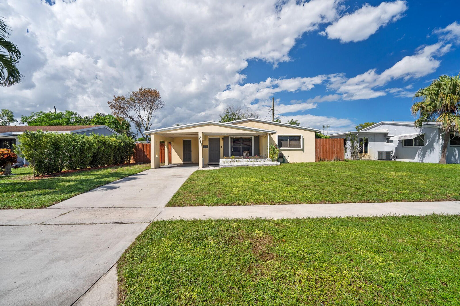 Property Photo:  3431 SW 15th Court  FL 33312 