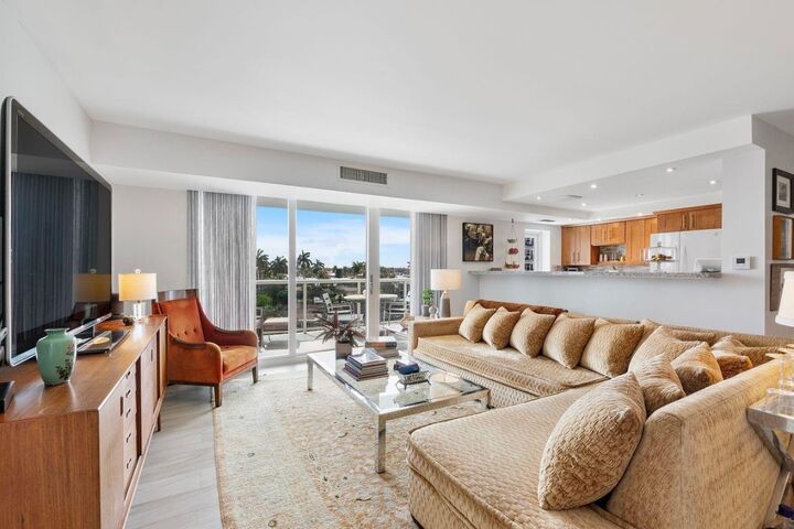 Property Photo:  2715 N Ocean Boulevard 4E  FL 33308 