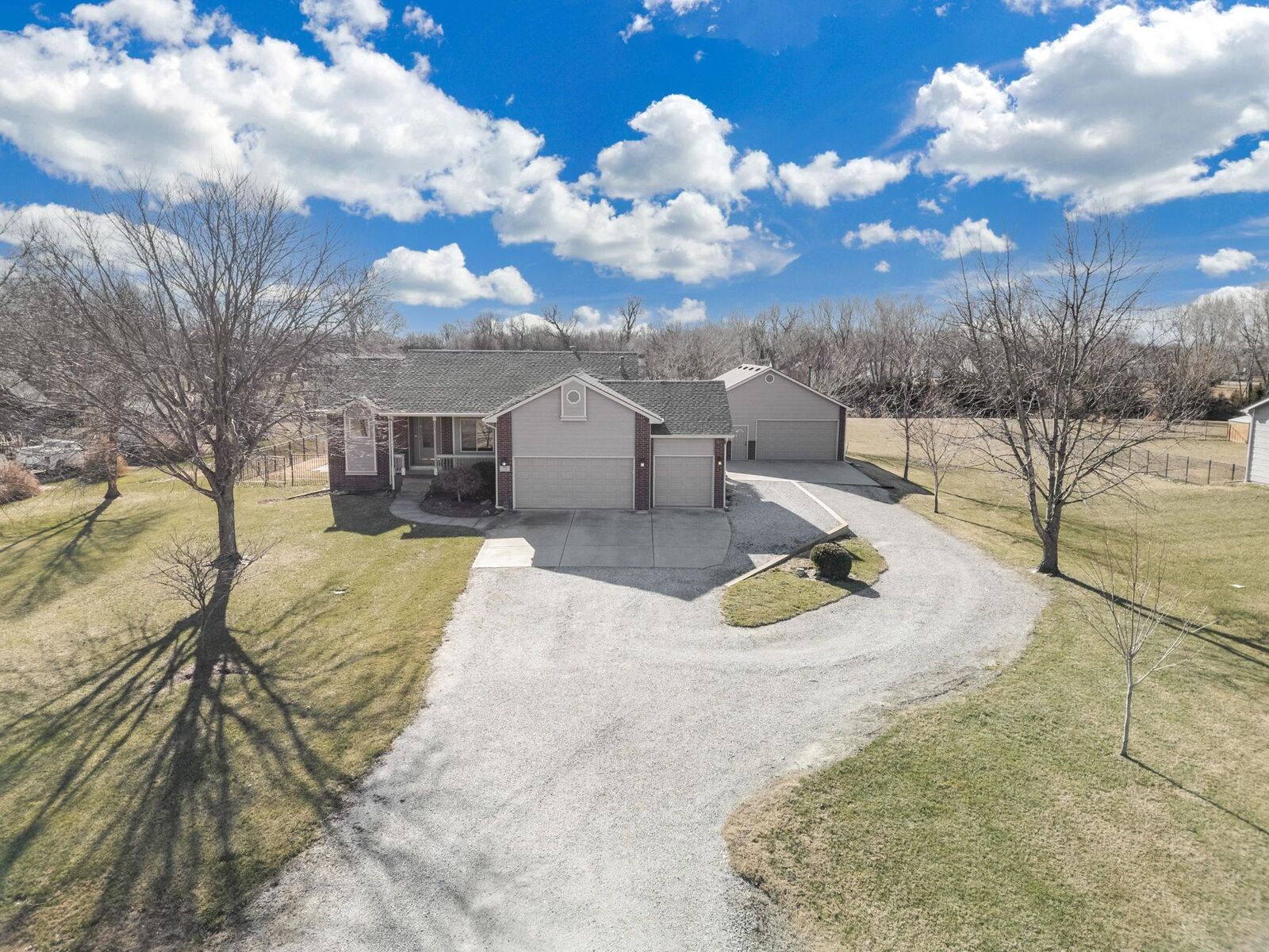 Property Photo:  727 Chukker Ln  KS 67060 