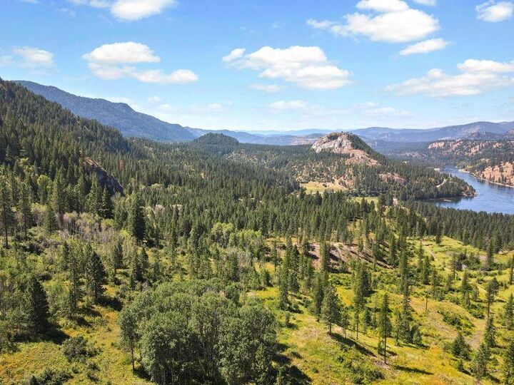 Property Photo: 3850 N Hwy 25 Hwy WA 99157