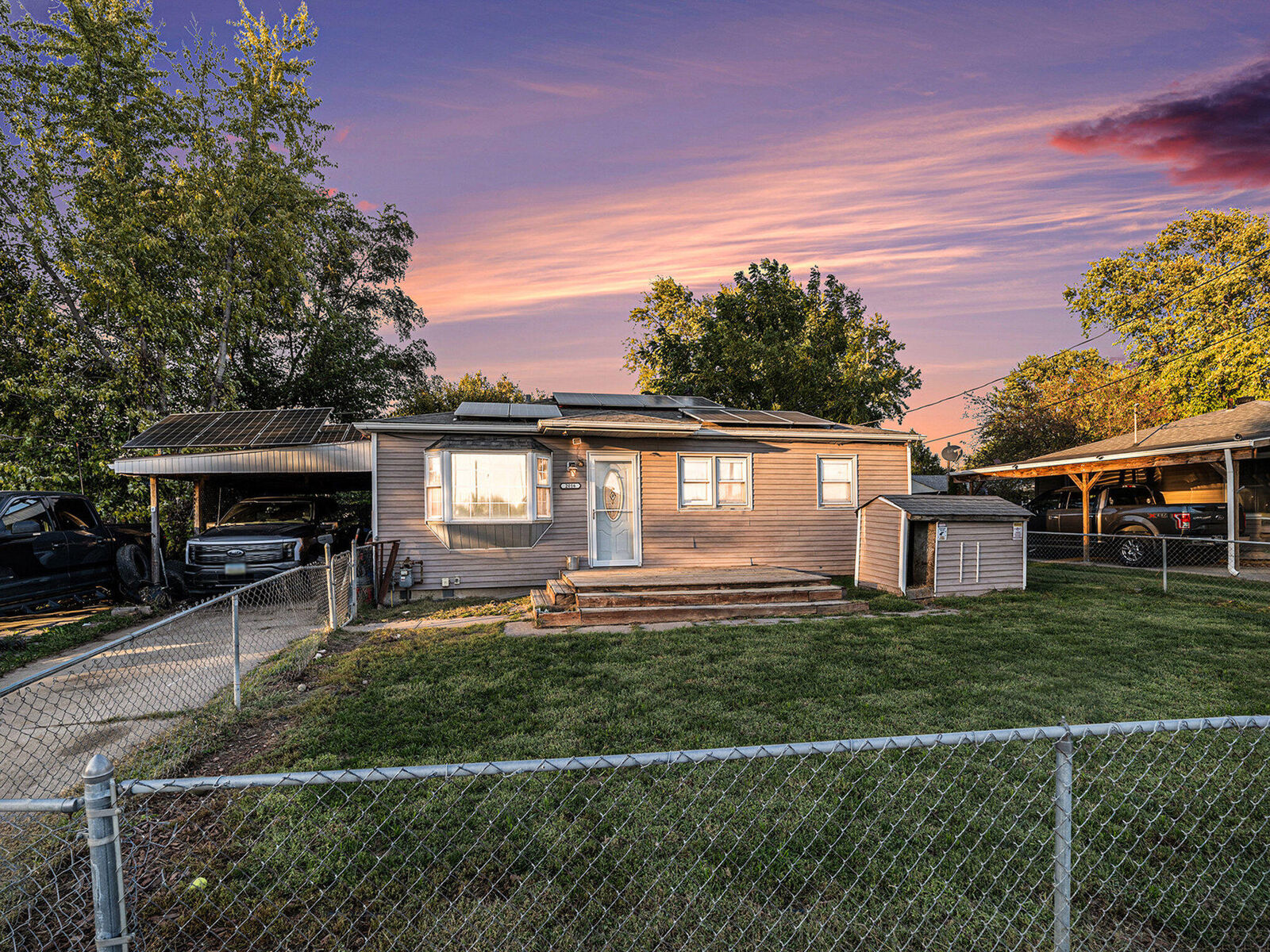 Property Photo:  2016 Ave L  IA 51501 