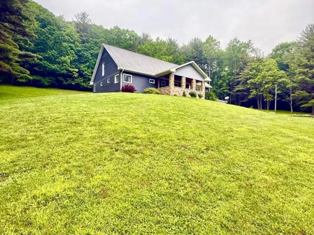 Property Photo: 2867 Cobham Park Road PA 16365