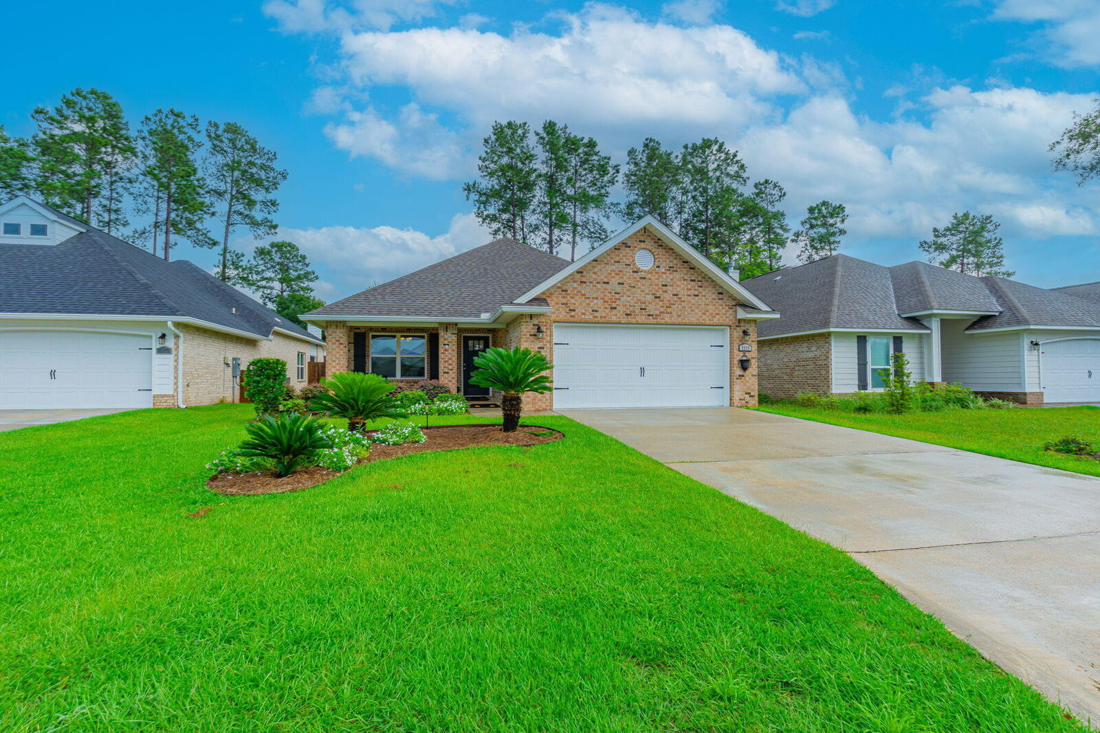 Property Photo: 5679 Dunridge Drive FL 32571