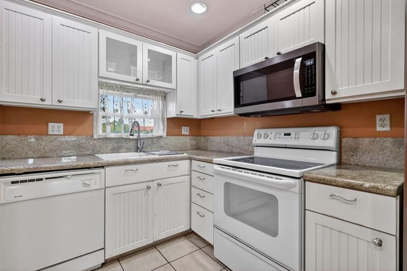 Property Photo:  9410 N Hollybrook Lake Dr 303  FL 33025 