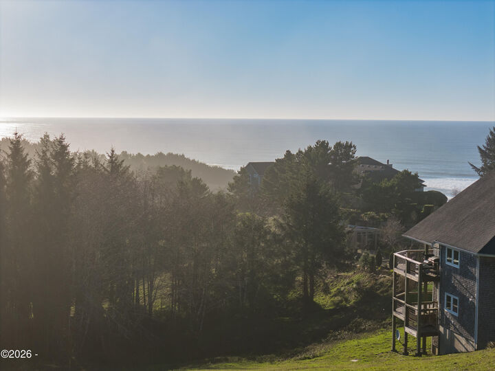 Property Photo:  39 Nantucket Shores Southview Loop Drive  OR 97112 