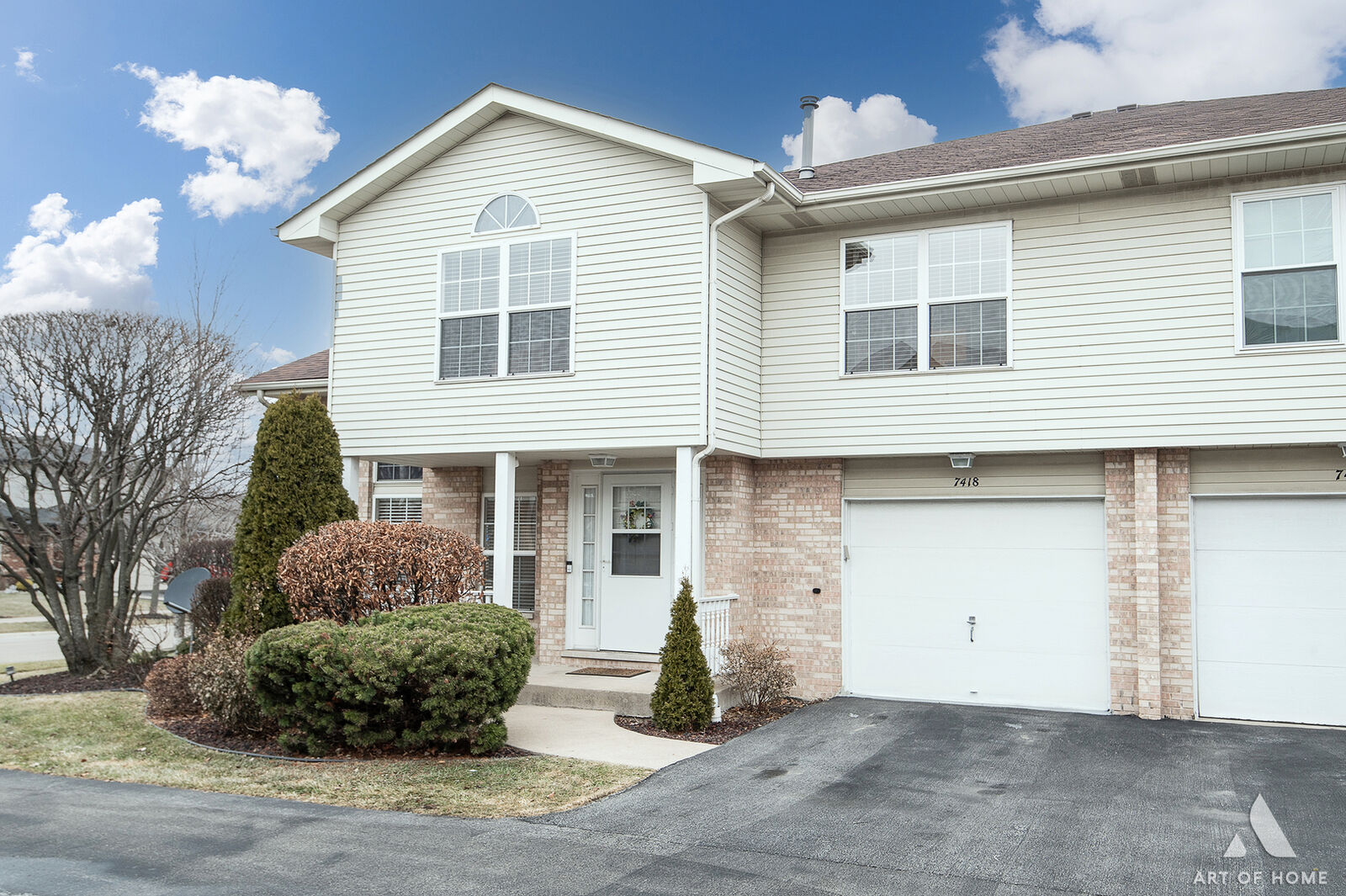 Property Photo:  7418 Linden Drive  IL 60458 