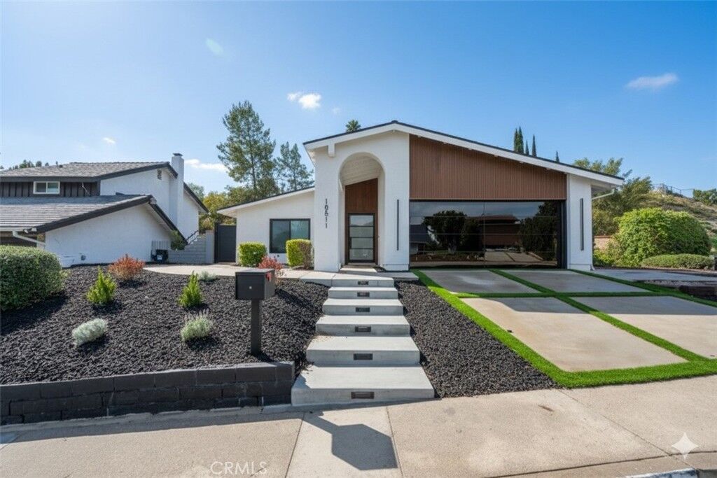 Property Photo:  18511 Dylan Street  CA 91326 