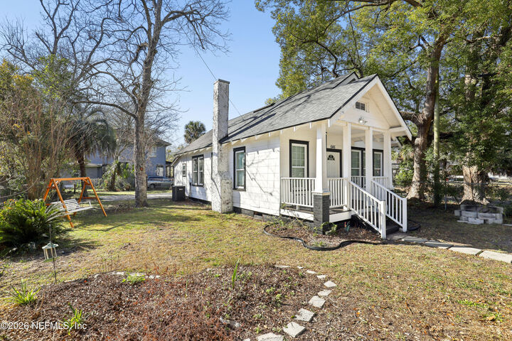 Property Photo:  646 Day Avenue  FL 32205 