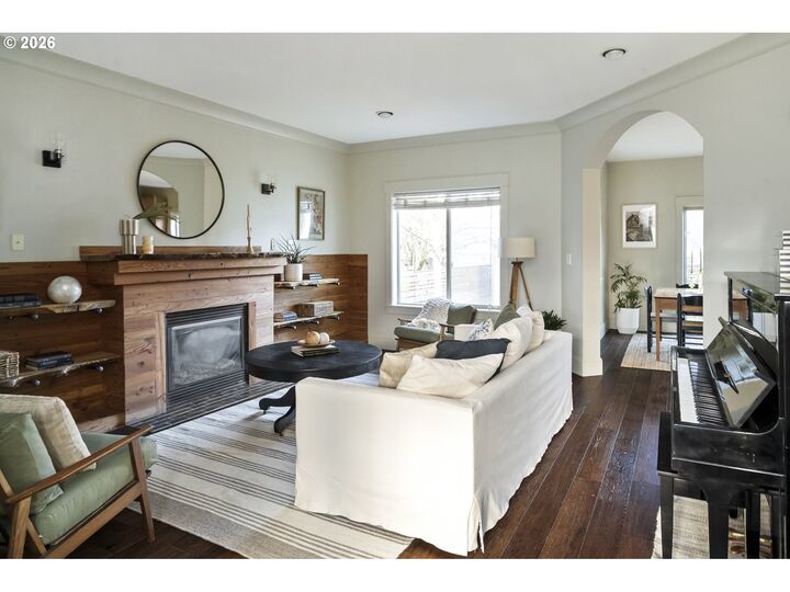 Property Photo:  4557 NE Going St  OR 97218 