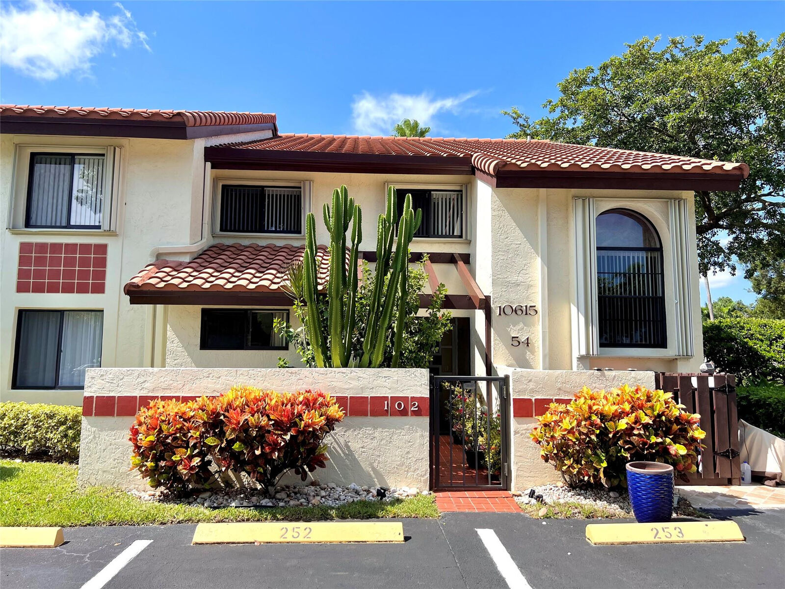 Property Photo:  10615 Ocean Palm Way 102  FL 33437 