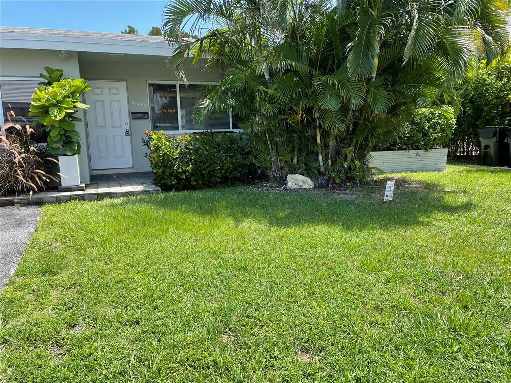 Property Photo:  2728 NE 30th Place W  FL 33306 