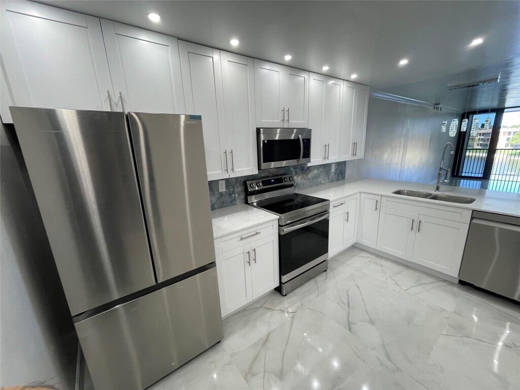 Property Photo: 6530 Coral Lake Drive 306 FL 33063