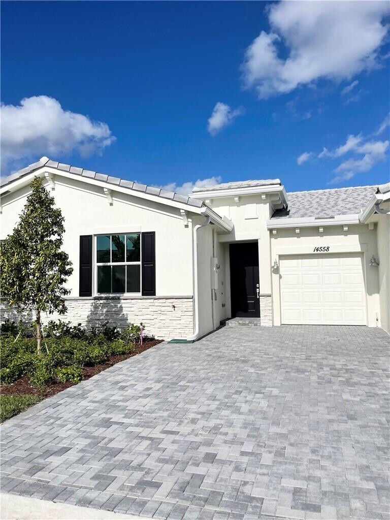 Property Photo: 14558 Highland Center Way FL 33446