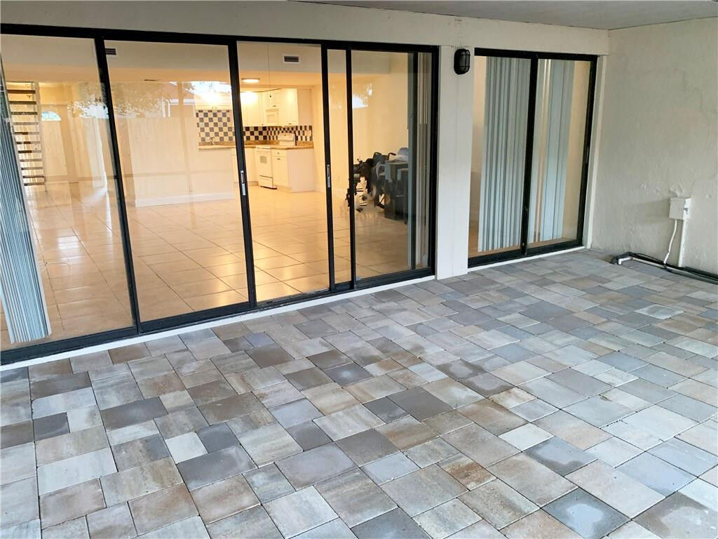 Property Photo: 1376 The 12th Fairway FL 33414