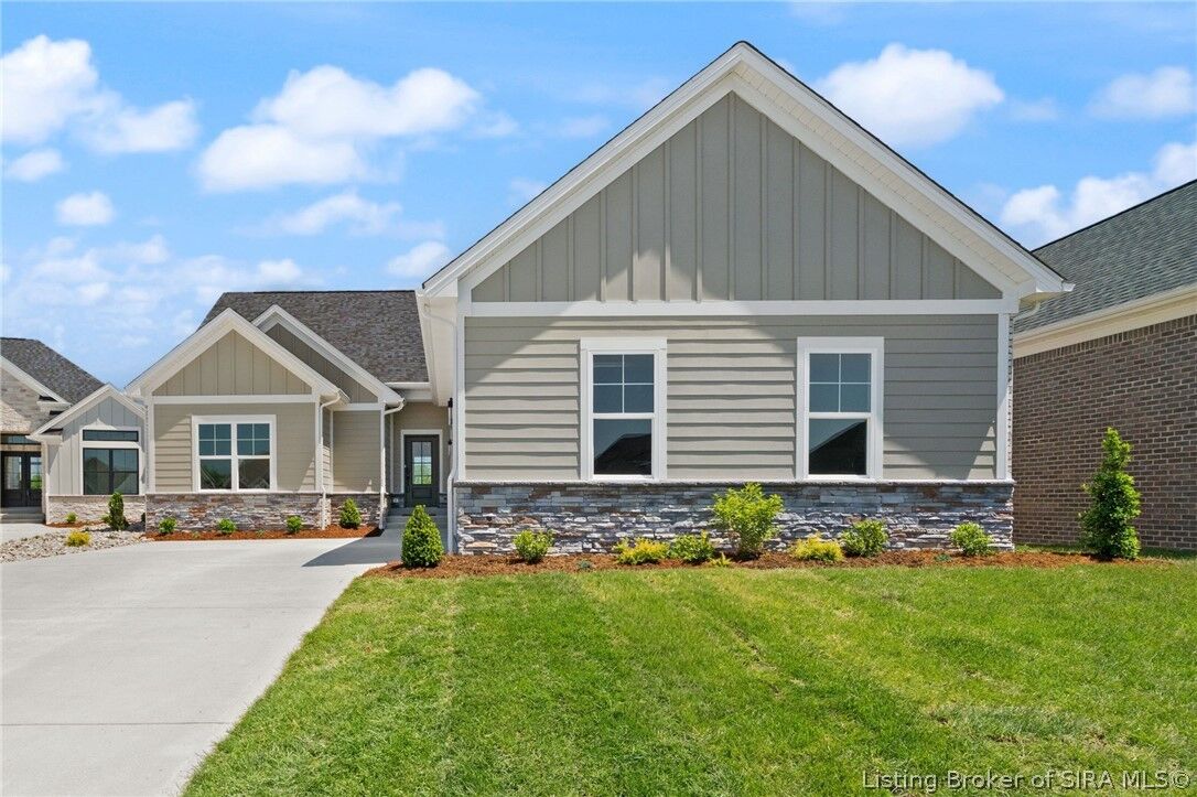 Property Photo: 1712 Greenbrier Place Lot 324 IN 47126