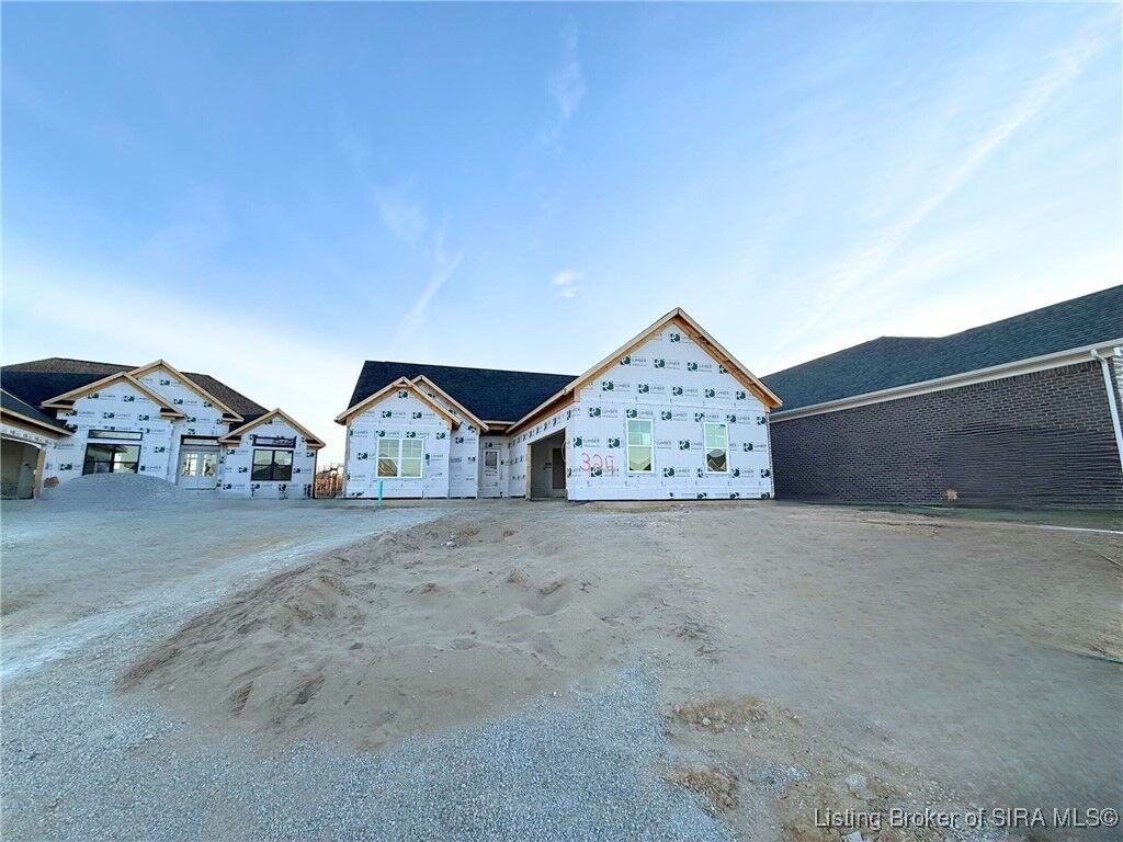 Property Photo:  1712 Greenbrier Place Lot 324  IN 47126 