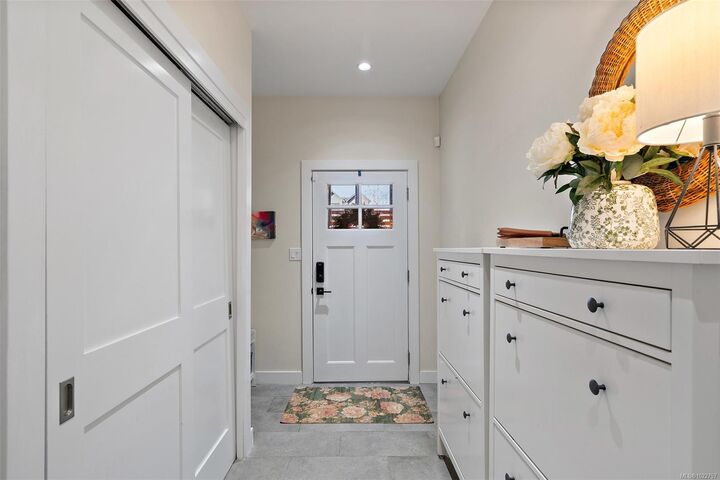 Property Photo:  2990 Burlington Cres 112  BC V9B 0Y4 