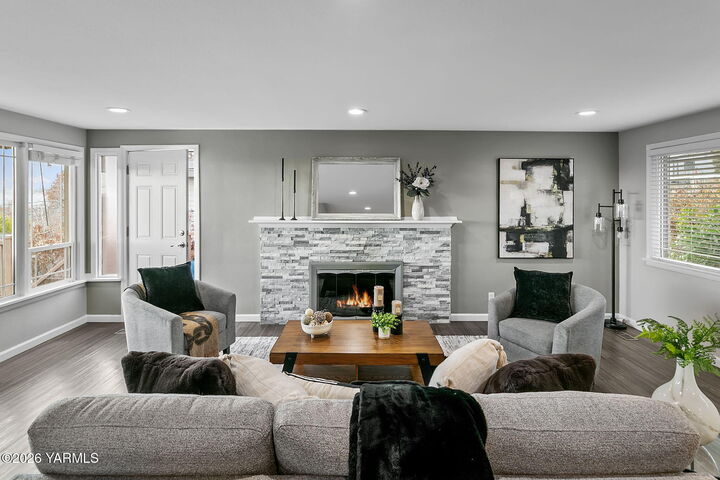 Property Photo:  5602 Hilltop Dr  WA 98901 