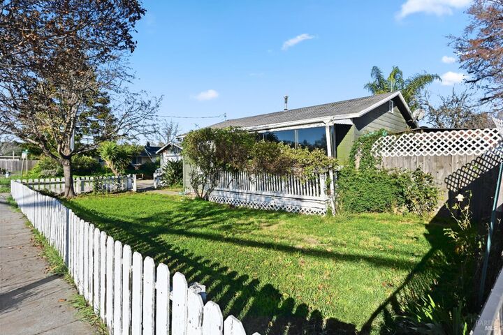 Property Photo: 1677 Hearn Avenue CA 95407