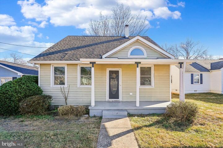 Property Photo: 104 Pershing Avenue NW VA 20176